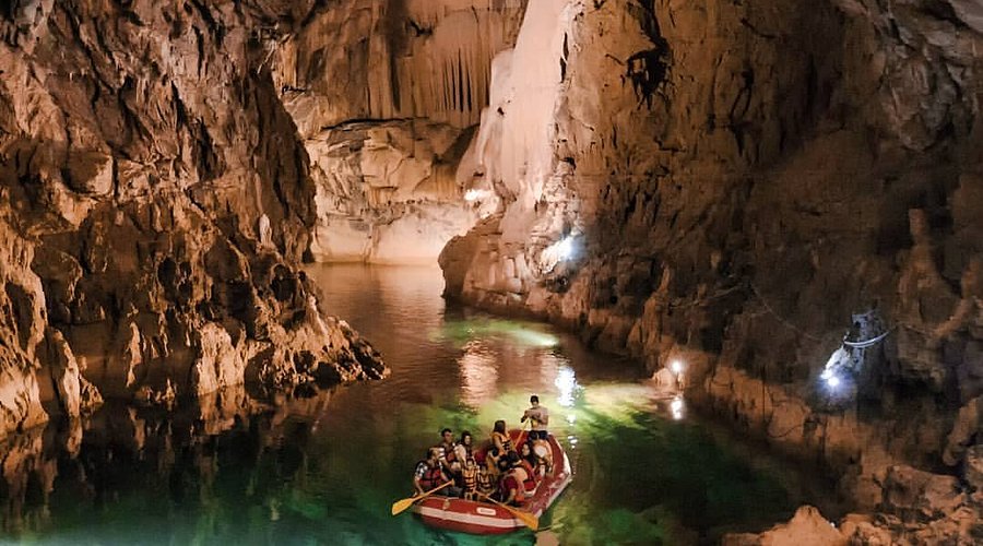 Altınbeşik Mağarası yeraltı gölü Antalya'nın gizli kalmış mekanları