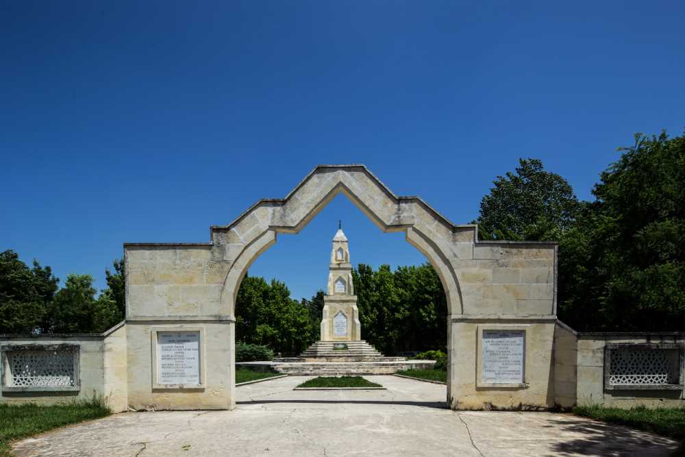Balkan Şehitliği anıtı Edirne gezilecek yerler manevi durak