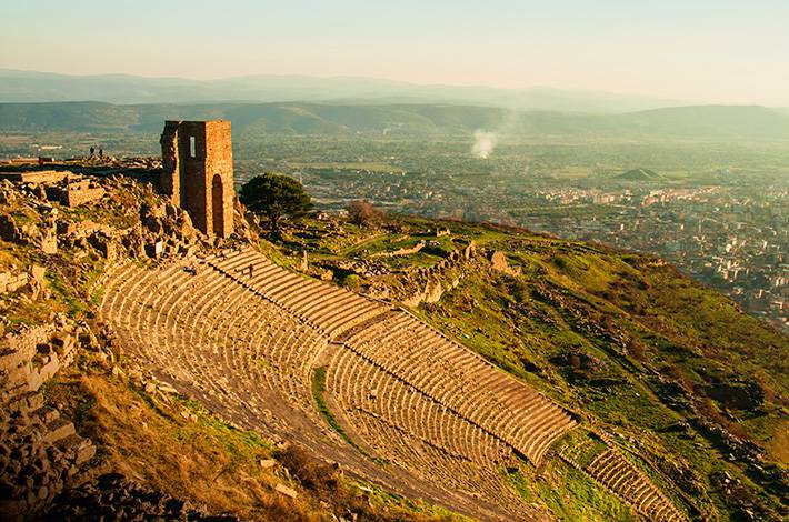 Bergama Asklepion İzmir tarihi yerler sağlık merkezi
