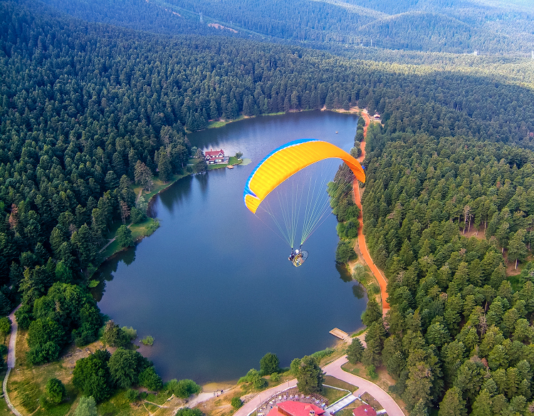 Gölcük Tabiat Parkı krater gölü Bolu kamp alanları