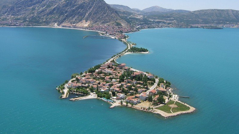 Isparta kamp alanları Eğirdir Gölü kıyısı