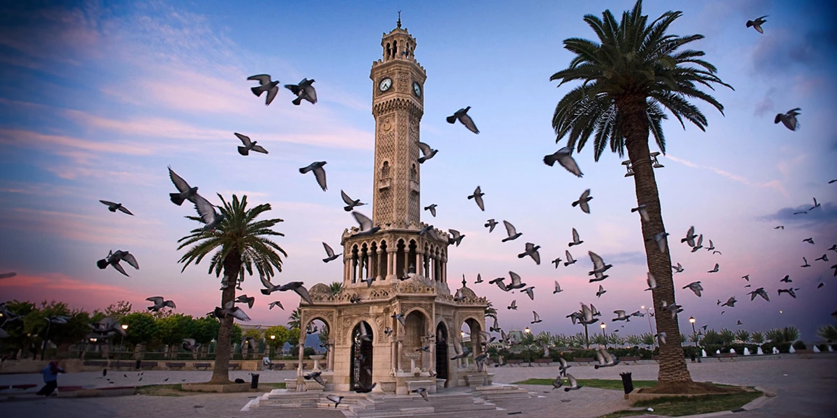 İzmir Tarihi Yerler Rehberi: Tarihin İzinde Ege’nin En Önemli 8 Kültür Rotası (2026)