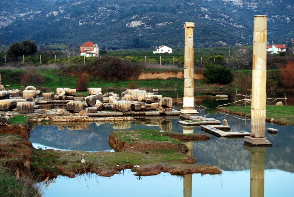 Klaros Apollon Tapınağı İzmir tarihi yerler kehanet