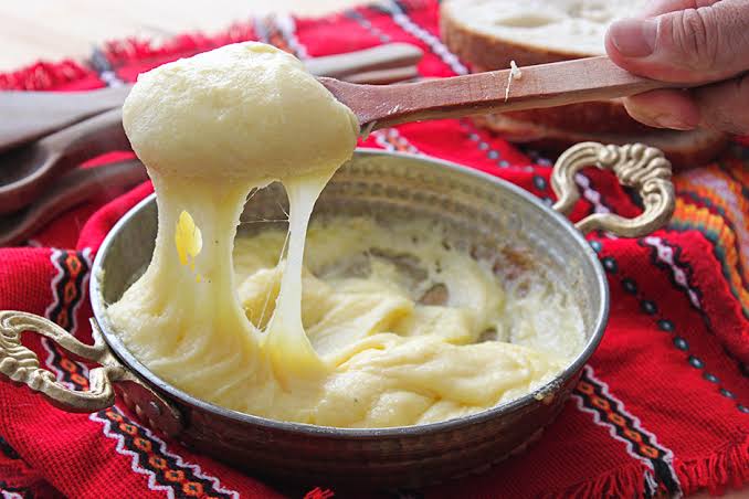 Kuymak muhlama Trabzon sokak lezzetleri sac