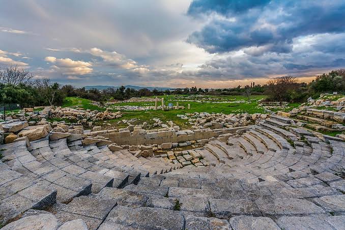 Teos Antik Kenti Dionysos Tapınağı İzmir tarihi yerler