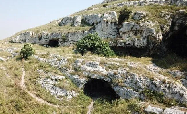 Yarımburgaz Mağarası