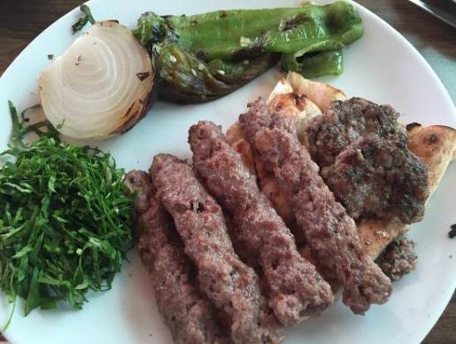 Antalya sokak lezzetleri şiş köfte közde pişirme