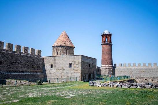 Erzurum Kalesi Saat Kulesi gezilecek yerler manzara