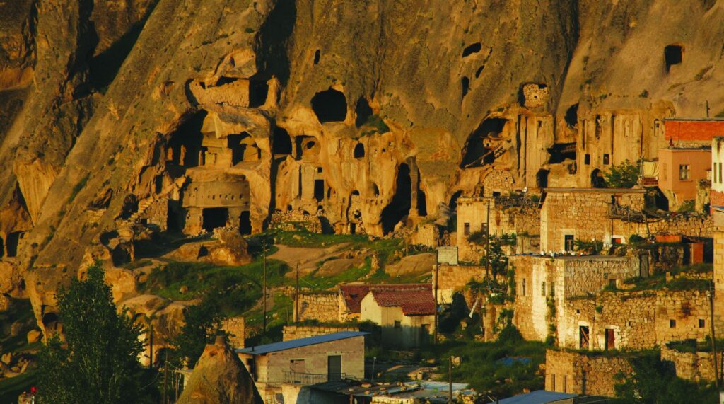Ihlara Vadisi çevresi kamp Kapadokya kamp alanları kanyon