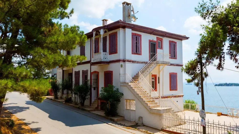 Reşat Nuri Güntekin Evi Büyükada gezilecek yerler edebiyat