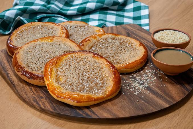 Tahinli pide kaymak Bursa sokak lezzetleri tatlı
