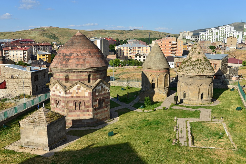 Üç Kümbetler Erzurum gezilecek yerler Selçuklu